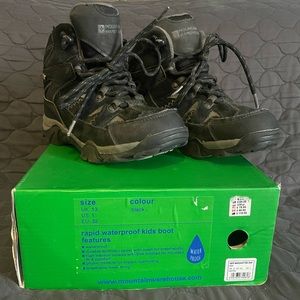 Kid’s hiking boots, Mountain Warehouse size 1